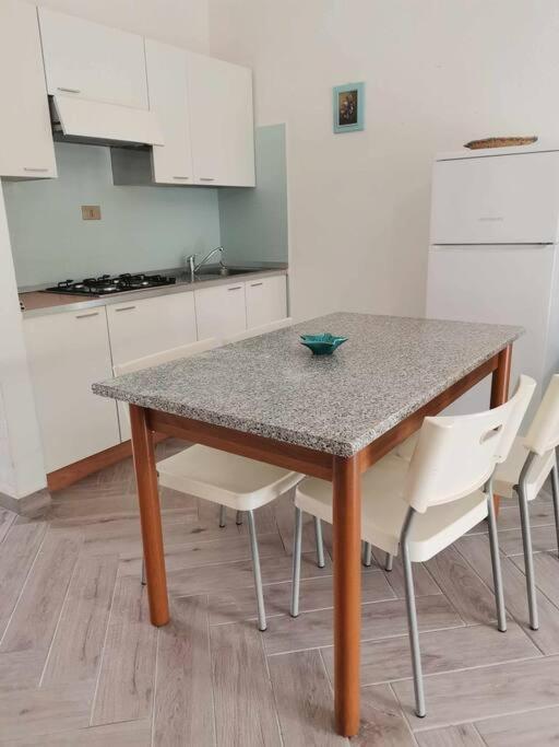 Casa Di Lu' - Bilocale Con Giardino - Porto Pollo Apartman Kültér fotó
